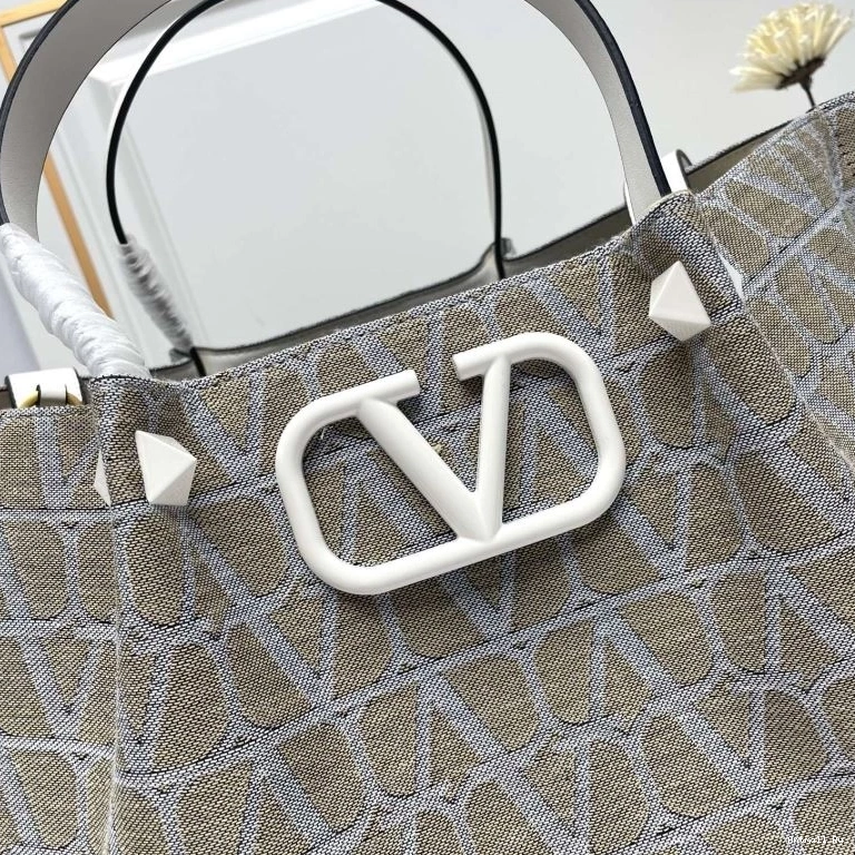 86805 Valentino EasyMatch Shopping Bags 0718